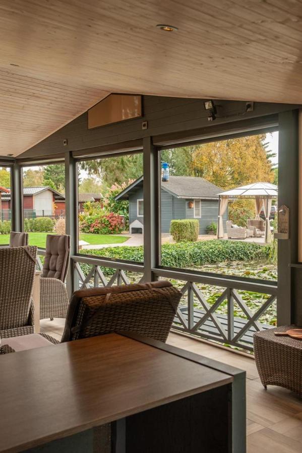 Prachtige Chalet Wabi Sabi Aan Het Water! Geel Exteriör bild