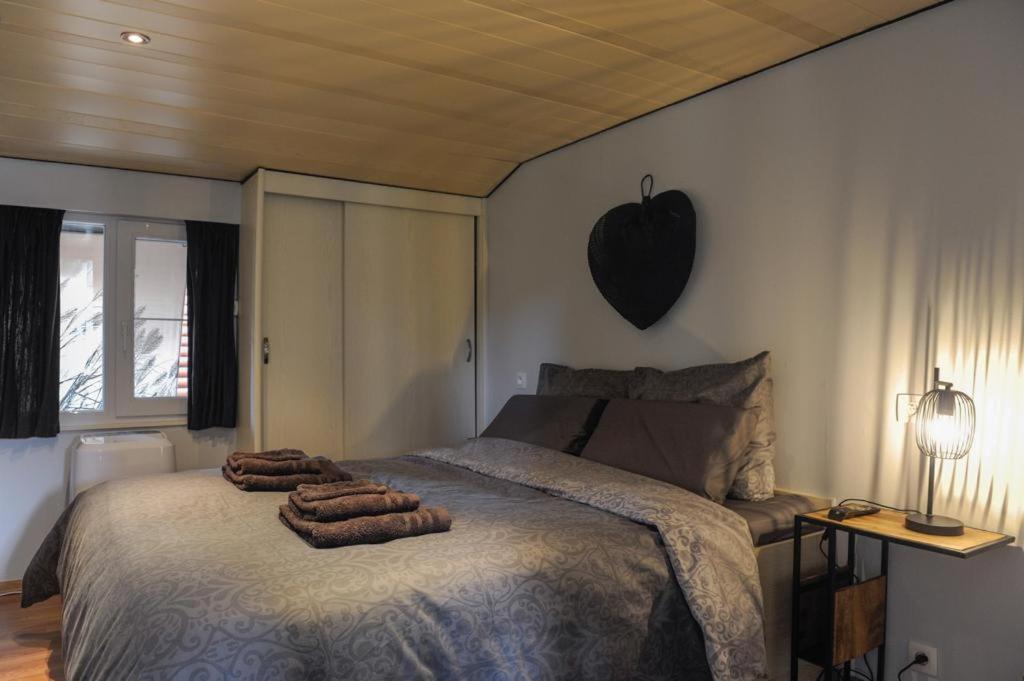Prachtige Chalet Wabi Sabi Aan Het Water! Geel Exteriör bild