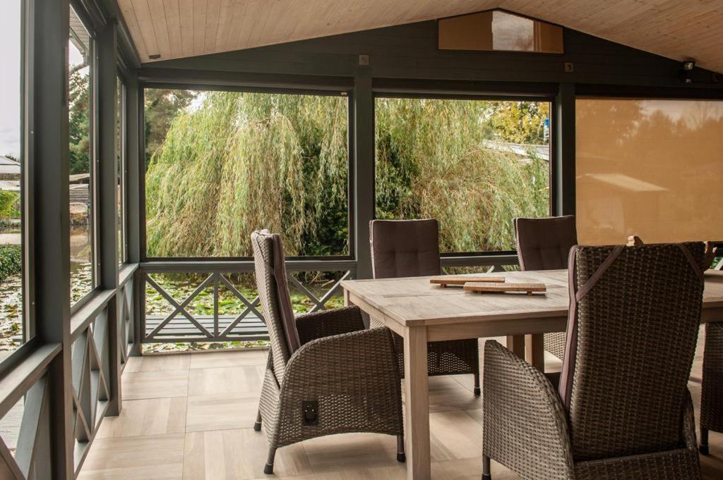 Prachtige Chalet Wabi Sabi Aan Het Water! Geel Exteriör bild