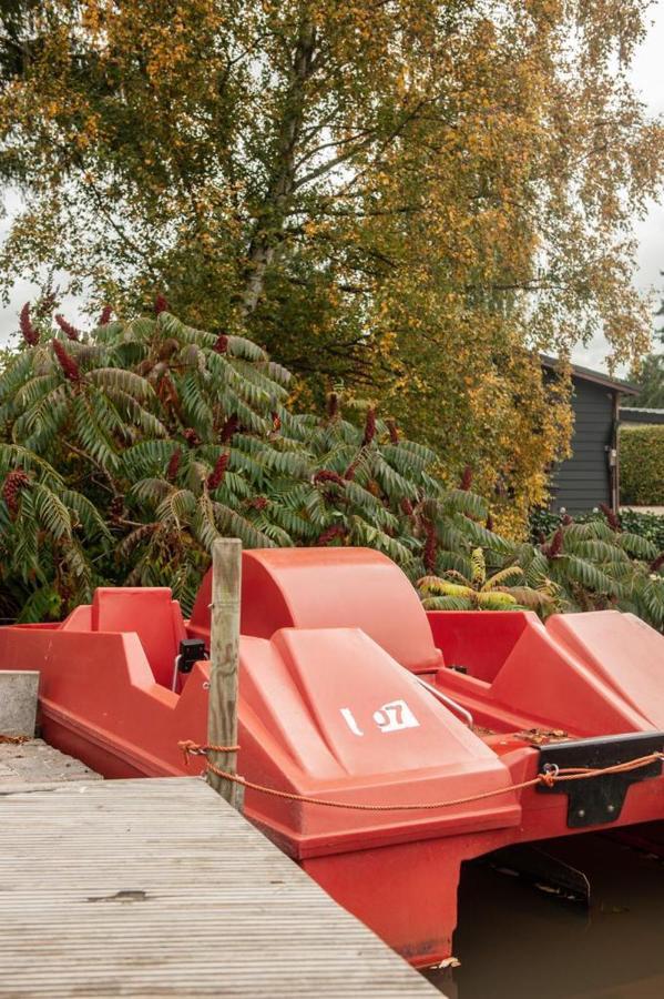 Prachtige Chalet Wabi Sabi Aan Het Water! Geel Exteriör bild